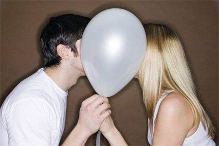 兩性健康知識：讓感情升溫的不是性愛姿勢，而是生活的細節