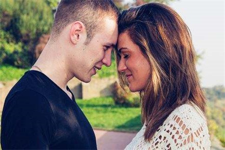 兩性健康知識：讓感情升溫的不是性愛姿勢，而是生活的細節