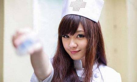 放蕩護士口述自己第一次滾床單感覺又濕又爽，閨蜜一直拿這件事笑話她