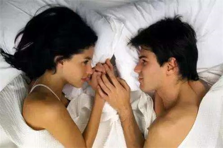 同房時間短怎么治療，性經驗不足和性交姿勢都要調整