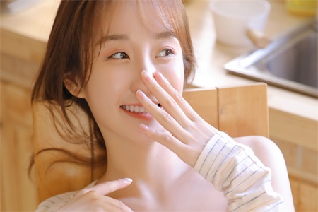 美麗兒媳婦蘇暖筆趣闊 公公私欲難以滿足游走禁忌邊緣