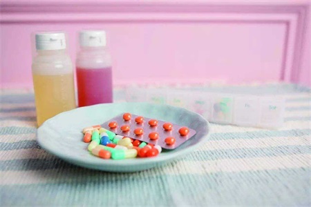 女性吃避孕藥不僅不會影響生育，竟有這么多好處你知道嗎