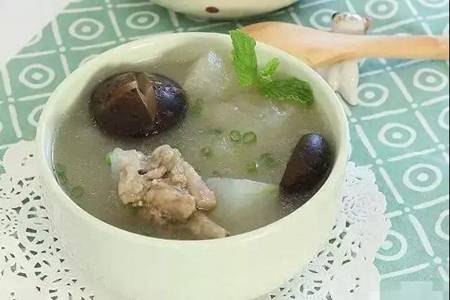 腎虛的表現分為兩種，不同類型的腎虛吃什么食物能補？