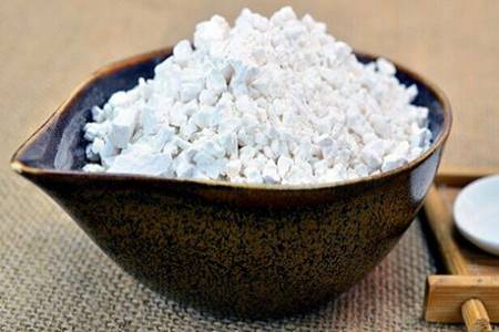 葛根粉的作用與功效，女性吃葛根粉好處多多豐胸效果極好