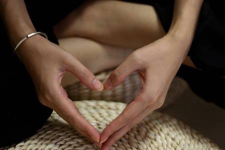 女性安慰自己的手法，女性自慰對身體有什么好處？