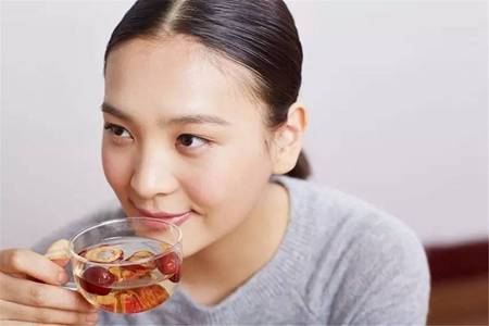 早期乳腺癌有什么癥狀，女性保護乳腺注意這六大信號