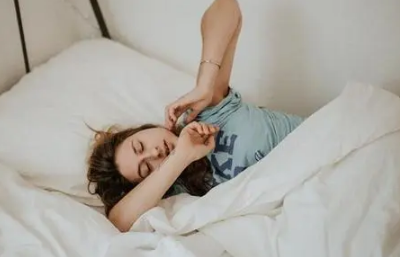 女生自己怎么安慰自己動手 自我安撫小技巧-易網健康<a href=http://www.gyfww.com/jkys/ target=_blank class=infotextkey>養生</a>網 女生自己怎么安慰自己動手 自我安撫小技巧