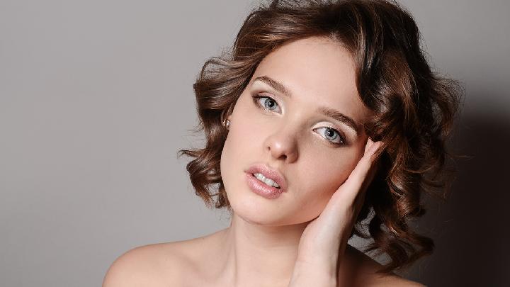 女人健康排在第一位 月經期間喝什么最好-易網健康<a href=http://www.gyfww.com/jkys/ target=_blank class=infotextkey>養生</a>網 女人健康排在第一位 月經期間喝什么最好