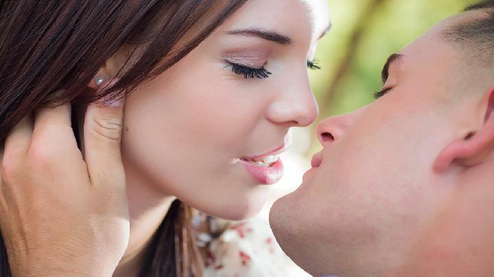 夫妻性生活就是例行公事嗎 男女必學(xué)的幾種性游戲