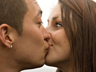 一滴精液等于十滴血液？經(jīng)常性生活會(huì)造成精力不足嗎