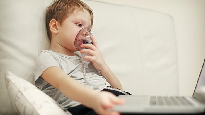 男性趴著睡會壓迫陰囊造成遺精! 哪些正確睡姿才不會導致遺精出現