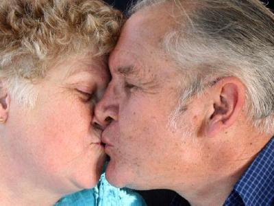 夫妻性生活頻率多少才算多? 夫妻縱欲過度有什么危害?