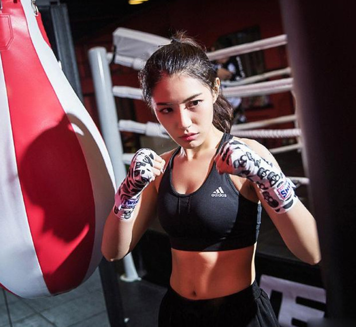 SNH48戴萌健身房曬腹肌，軟萌女神到霸氣總攻的蛻變之路