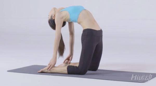 10個動作睡前瑜伽！舒經活血驅除每天疲勞