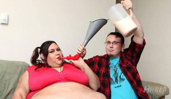 曾經(jīng)635斤“漏斗”吃飯、挑戰(zhàn)“世界最胖”，如今減肥當(dāng)媽媽啦~