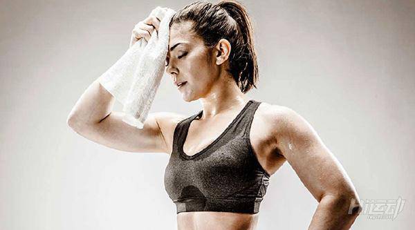 超級減脂訓(xùn)練：9個動作練完就濕身的hiit訓(xùn)練！