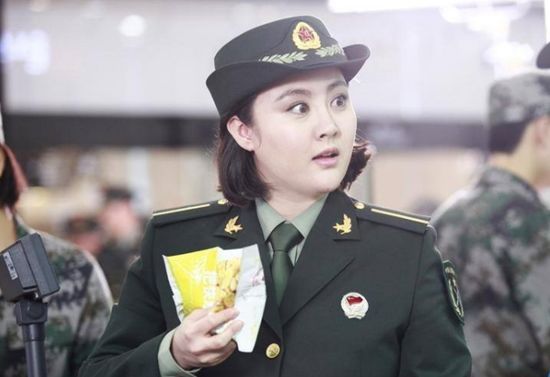 因戲增肥200斤的胖妞，慘遭7歲男友拋棄，瘦后美的驚艷