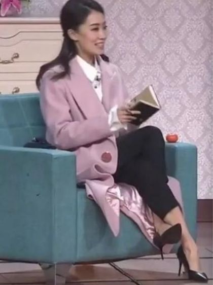 健身計劃落空還要胖過賈玲，一腿成名的張小斐怎么了？