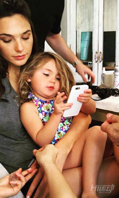 神奇女俠蓋爾·加朵性感與力量！訓(xùn)練計劃與飲食曝光