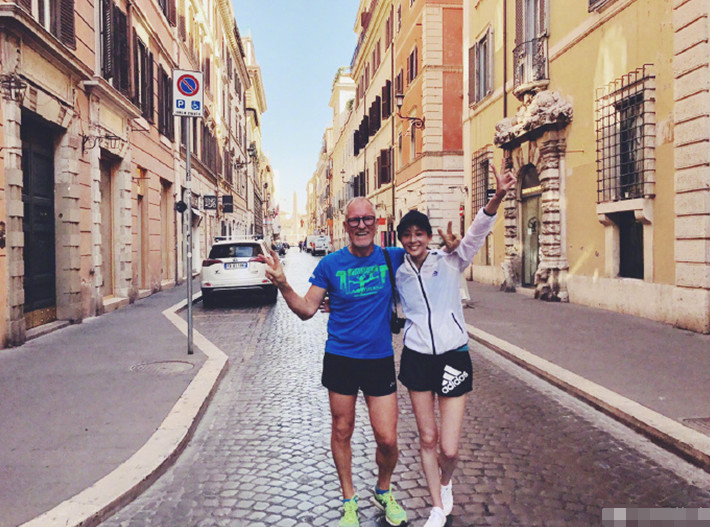 張鈞甯全民健身日領(lǐng)跑，跑步時(shí)避免受傷的3個(gè)細(xì)節(jié)