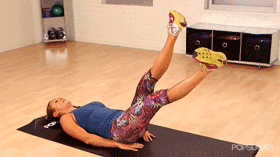 忙中偷閑去健身的小姐姐，21歲擁有S型身材了令人羨慕不已