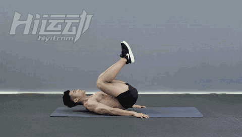 不僅有亞洲嬌小臉蛋還有歐美豐腴身材，堅(jiān)持健身從胖妞變女神