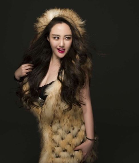 因戲增肥200斤的胖妞，慘遭7歲男友拋棄，瘦后美的驚艷