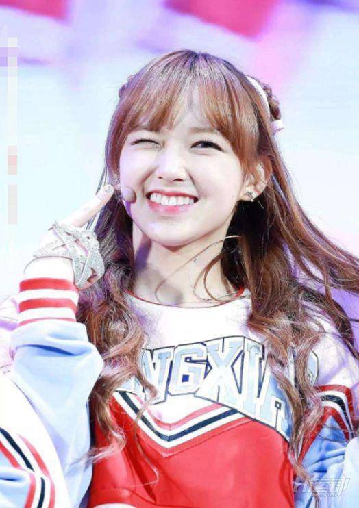 被公司逼著減肥的女明星們，一個(gè)一年不準(zhǔn)吃主食，一個(gè)7天減7斤