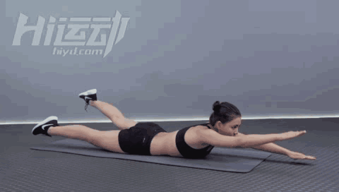 最新奇健身方式讓你1秒變高手，網(wǎng)友稱原來健身器材還可以這么用