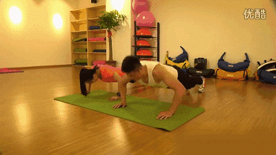 因戲增肥200斤的胖妞，慘遭7歲男友拋棄，瘦后美的驚艷