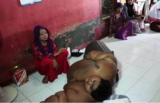 印尼400斤胖男孩終于瘦下來了，減肥成功的他讓人不敢相信