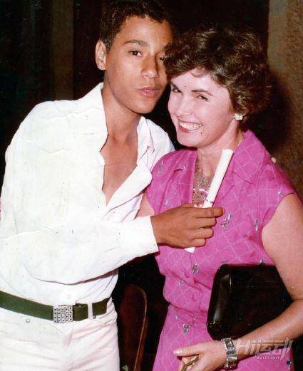 為追求更大的肌肉男子不惜代價(jià)，注射燃油手臂足有60cm粗