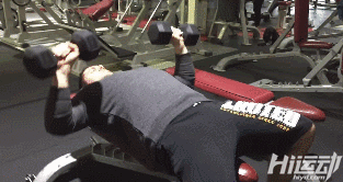 新的一年，祝你跟這個小伙一樣：減肥上癮