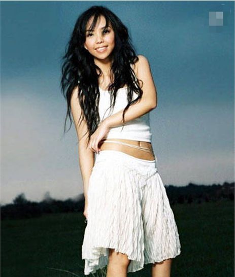 46歲張惠妹到底經(jīng)歷了什么，暴瘦后她的腿堪比鄭爽“漫畫腿”