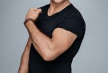 因肌肉太大被嫌棄的男星，網友稱他是好萊塢最忙的男星，沒有之一