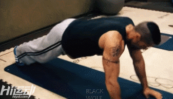 武打明星健身很霸道！占用他的器械，直接叫人滾開