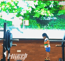 年僅4歲的“小姑涼”一身肌肉，競(jìng)對(duì)父親下如此狠手！