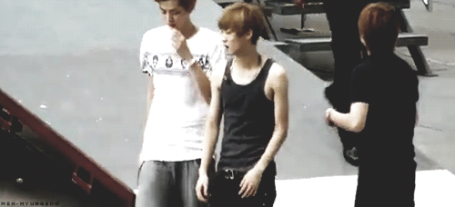 鹿晗出道這四年的肌肉成長史