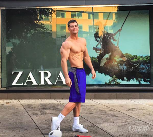 男人好身材對妹子的吸引力有多大？健身小哥街頭實(shí)驗(yàn)