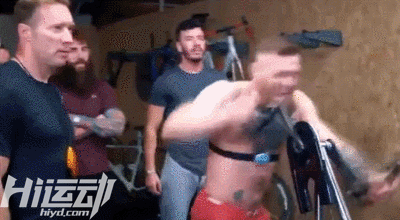 一個修理工靠女友養活幾年：苦練拳擊，冠軍金腰帶拿到手軟