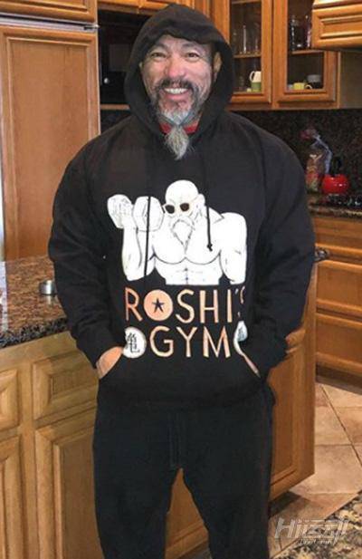 50多歲老頭迷戀“七龍珠”，瘋狂健身練成真實版龜仙人