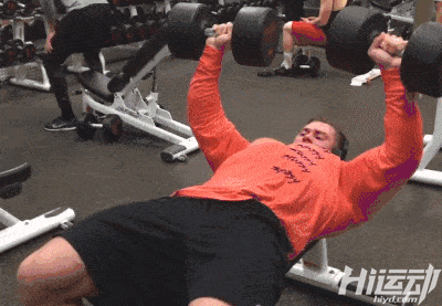 曾經(jīng)是個菜鳥，直到他姐夫出現(xiàn)！小伙練成了少有的真空腹