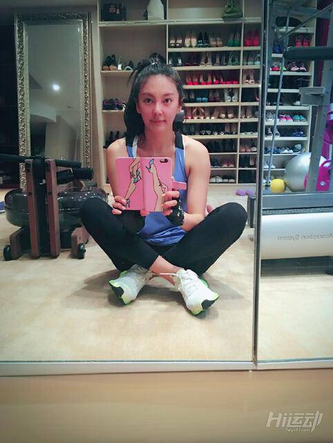 張雨綺曬健身照 大方秀出事業(yè)線