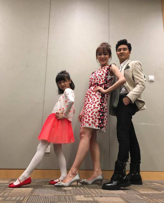 沒有A4腰 田亮一家就曬大長腿