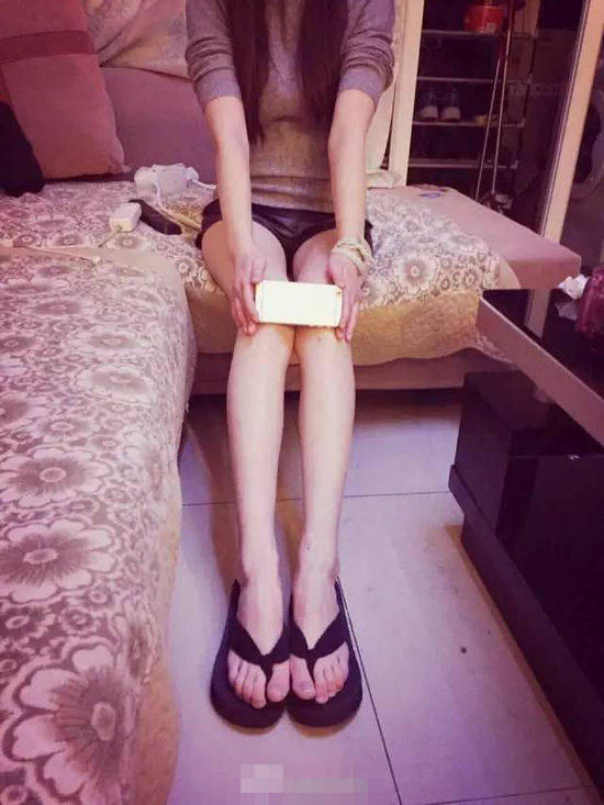 美女真會玩 曬i6腿的話題又火了