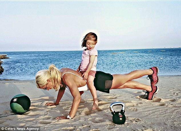 這才是辣媽 生五個娃照樣練出八塊腹肌