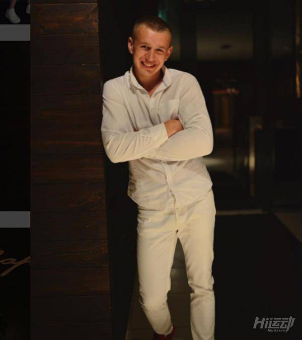 塊頭不大的扳手腕王者！小臂有45厘米粗