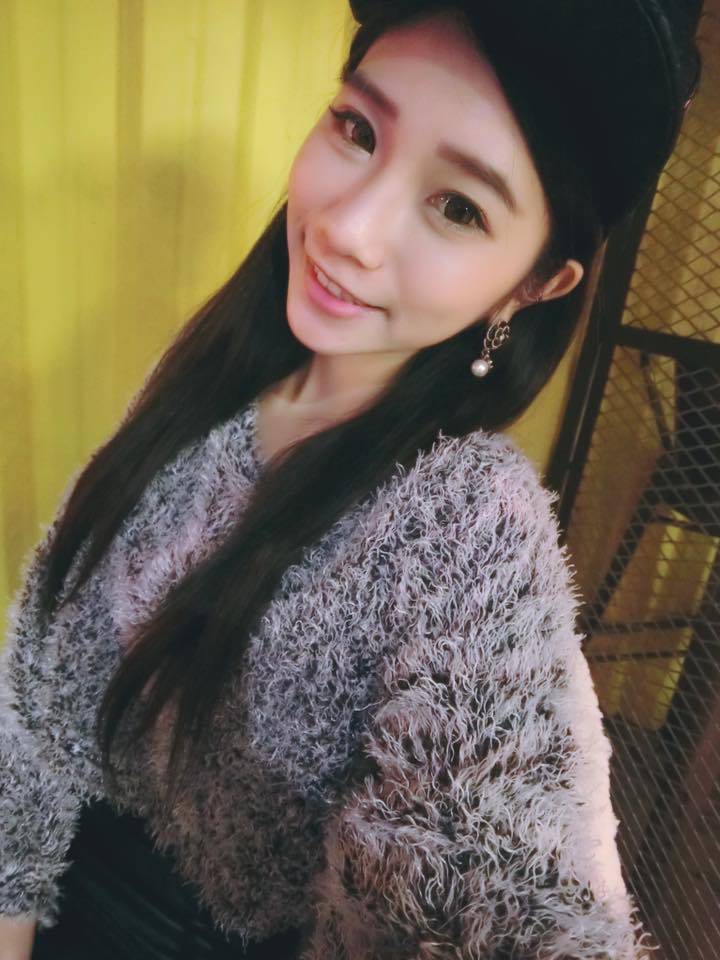 臺灣網紅嫩模身材棒 人送稱號乳媚娘