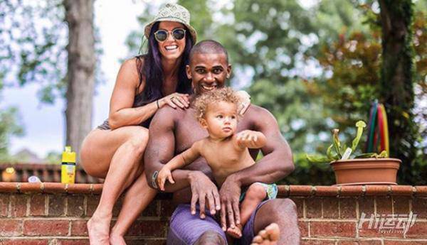 預(yù)產(chǎn)期還有5天，她還在健身房硬拉！