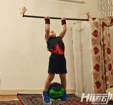 年僅4歲的“小姑涼”一身肌肉，競(jìng)對(duì)父親下如此狠手！